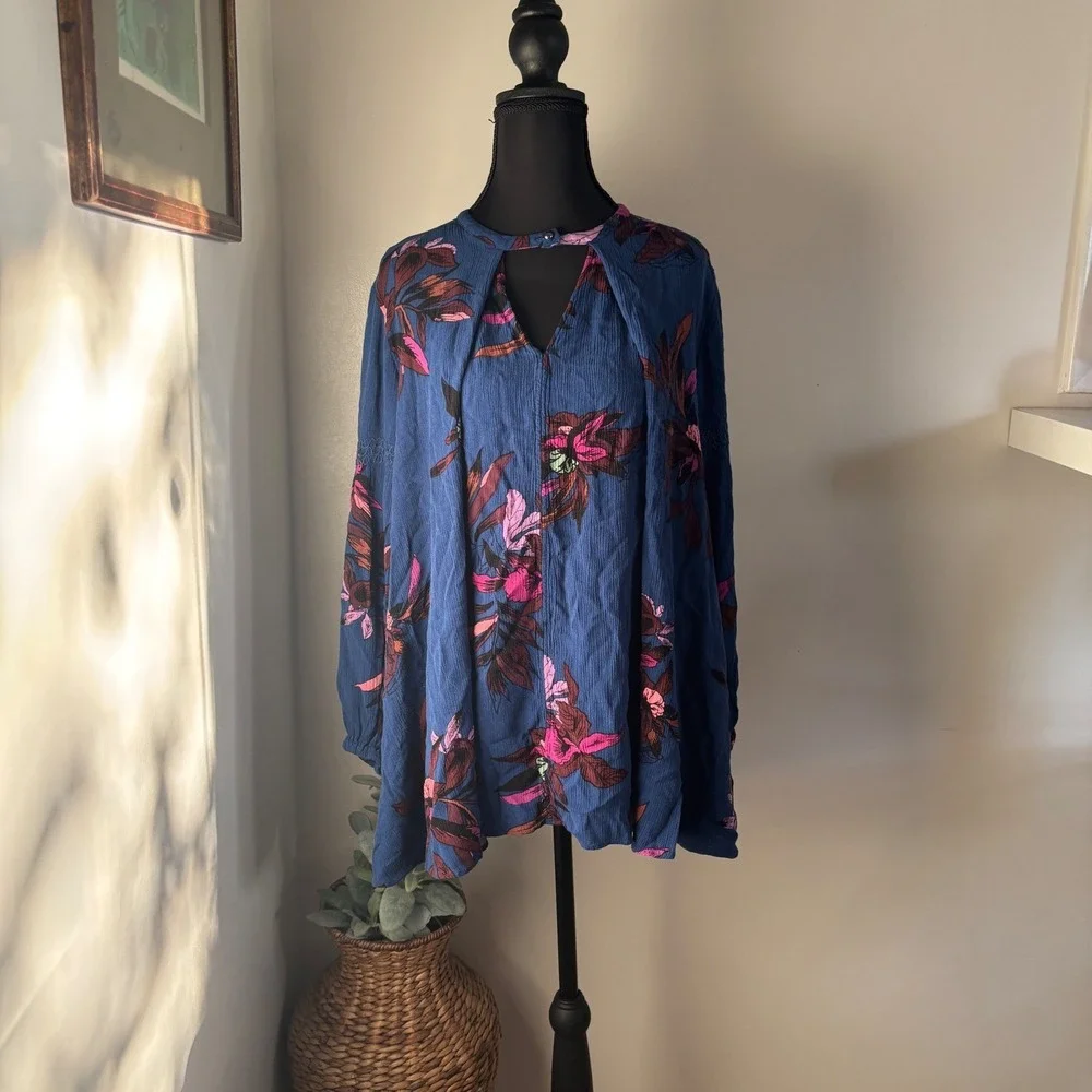 Free People Tree Swing‎ Blue Floral Print Keyhole Neck Long Sleeve Tunic Boho S - Picture 11 of 14
